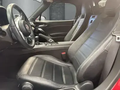 Gebraucht Fiat 124 Spider Lusso 140 PS (102 kW) 2017 Rot Cabrio