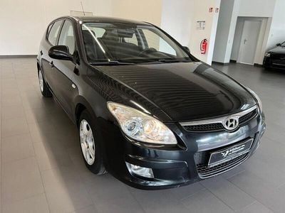 Gebraucht Hyundai i30 Comfort 116 PS (85 kW) 2008 Schwarz Kleinwagen