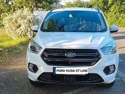 Gebraucht Ford Kuga ST-Line 182 PS (133 kW) 2018 Weiß SUV