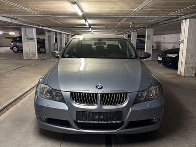 Gebraucht BMW 320 150 PS (110 kW) 2005 Grau Limousine