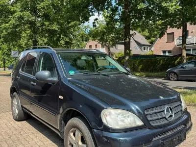 Gebraucht Mercedes ML320 218 PS (160 kW) 2001 Blau SUV
