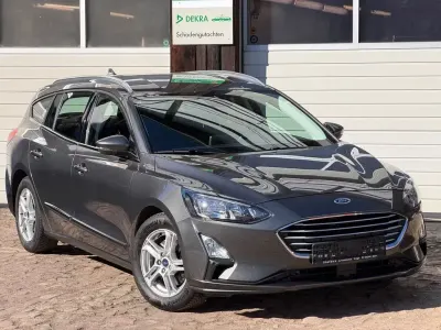 Gebraucht Ford Focus Cool & Connect 120 PS (88 kW) 2020 Grau Limousine