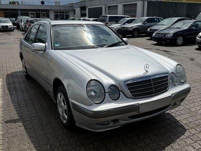 Mercedes E200
