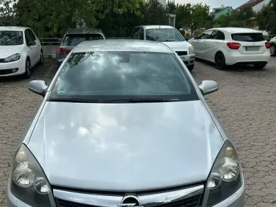 Gebraucht Opel Astra GTC 105 PS (77 kW) 2007 Silber Coupé