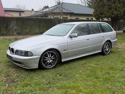 Gebraucht BMW 525 163 PS (119 kW) 2002 Grau Kombi