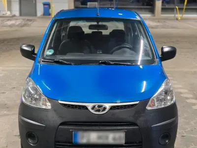 Gebraucht Hyundai i10 67 PS (49 kW) 2011 Blau Kleinwagen