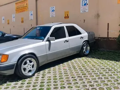 Gebraucht Mercedes E260 160 PS (117 kW) 1993 Limousine