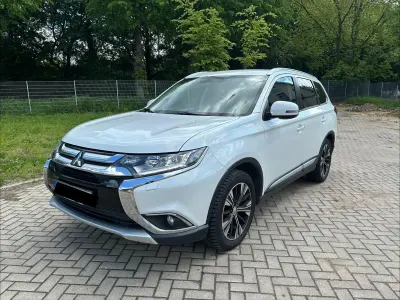 Gebraucht Mitsubishi Outlander Edition 150 PS (110 kW) 2018 Weiß SUV