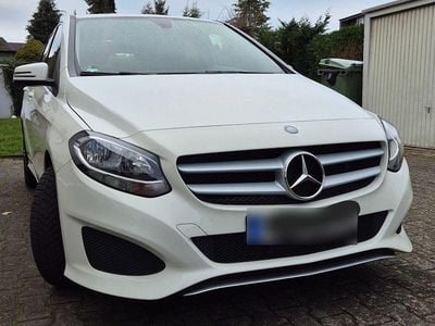 Gebraucht Mercedes B180 122 PS (89 kW) 2016 Weiß Van / Kleinbus