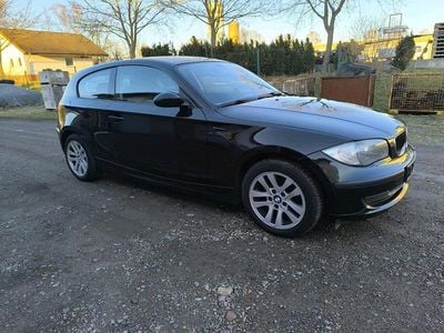 Gebraucht BMW 116 122 PS (89 kW) 2008 Schwarz Kleinwagen