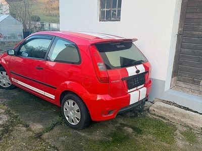 Rot Gebraucht 2005 Ford Fiesta Limousine | 1.200 € (Fairer Preis)