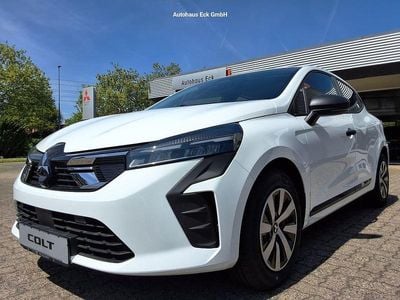 Antarktisweiß Gebraucht 2024 Mitsubishi Colt Basis Limousine | 15.990 € (Fairer Preis)