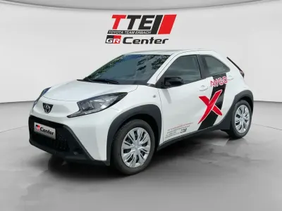 Neu Toyota Aygo X X-play 72 PS (52 kW) 2025 Weiß SUV