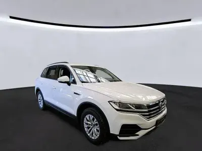 Gebraucht VW Touareg 231 PS (169 kW) 2022 Weiß SUV
