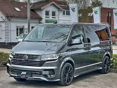 Gebraucht VW Multivan Sportline 230 PS (169 kW) 2024 Indiumgrau Van / Kleinbus