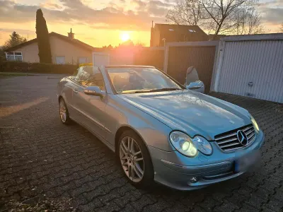 Gebraucht Mercedes CLK200 163 PS (119 kW) 2003 Blau Cabrio