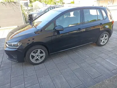 Gebraucht VW Golf Sportsvan Trendline 110 PS (80 kW) 2015 Schwarz Van / Kleinbus