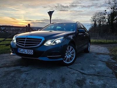 Grau Gebraucht 2014 Mercedes E250 Elegance Limousine | 8.600 €