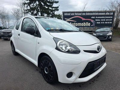 Gebraucht Toyota Aygo 68 PS (50 kW) 2013 Weiß Kleinwagen