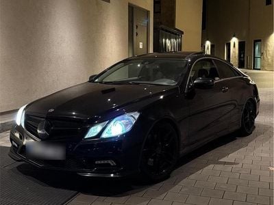 Gebraucht Mercedes E350 AMG line 231 PS (169 kW) 2009 Schwarz Coupé
