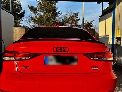 Gebraucht Audi A3 Comfort 150 PS (110 kW) 2016 Rot Limousine