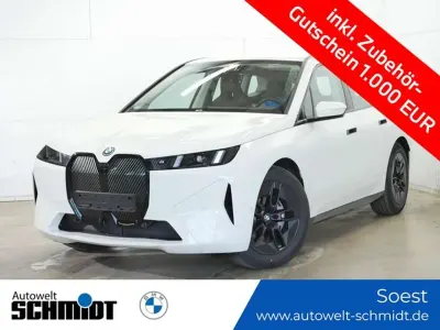 Gebraucht BMW iX 300 kW (408 PS) 2025 Alpinweiß SUV