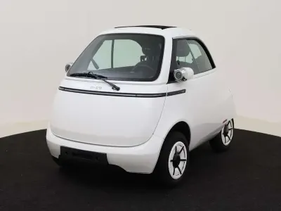 Gebraucht Micro Microlino 13 kW (18 PS) 2024 Santorino white Kleinwagen