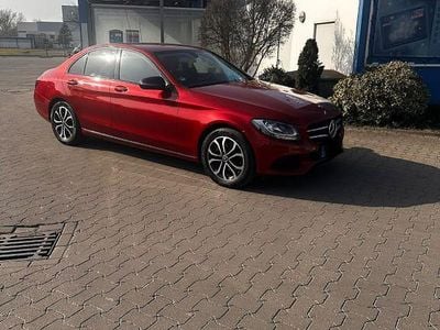 Gebraucht Mercedes C200 136 PS (100 kW) 2018 Rot Limousine