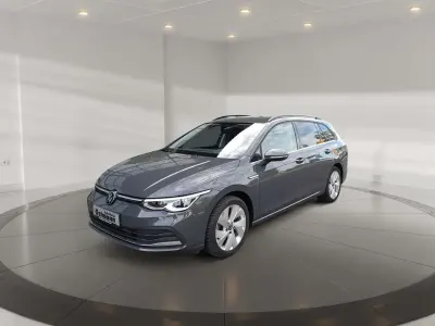 Gebraucht VW Golf VIII Style 150 PS (110 kW) 2021 Delfingrau metallic Kombi