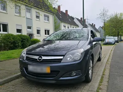 Brugt Opel Astra GTC 105 HK (77 kW) 2006 Blå Coupe