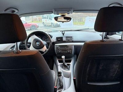 Gebraucht BMW 116 122 PS (89 kW) 2004 Schwarz Kleinwagen