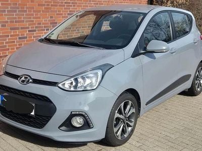 Gebraucht Hyundai i10 Edition 87 PS (63 kW) 2014 Grau Kleinwagen