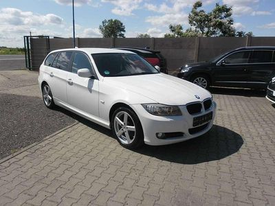 Gebraucht BMW 318 Lifestyle 143 PS (105 kW) 2011 Weiß Kombi