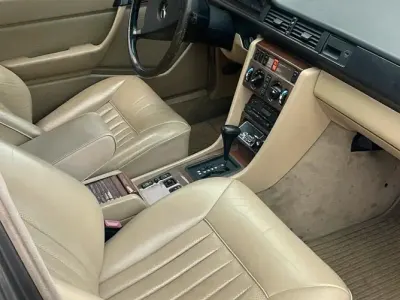 Gebraucht Mercedes E300 179 PS (131 kW) 1989 Limousine