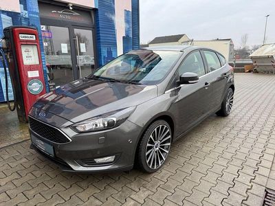 Grau Gebraucht 2018 Ford Focus Kombi | 11.699 € (Guter Preis)