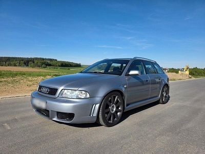 Second-hand Audi RS4 Sport 581 CP (427 kW) 2001 Argintiu Break