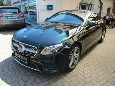 Gebraucht Mercedes E220 AMG 194 PS (142 kW) 2019 Grün Coupé