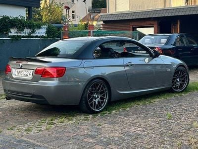 Gebraucht BMW 320 Cabriolet M Sport 170 PS (125 kW) 2011 Grau Cabrio