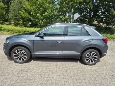 Gebraucht VW T-Roc Style 150 PS (110 kW) 2023 Grau SUV