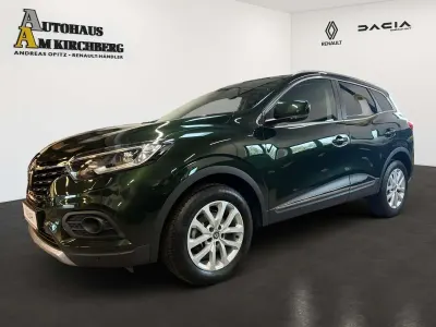 Gebraucht Renault Kadjar LIMITED 140 PS (102 kW) 2019 Ural green SUV