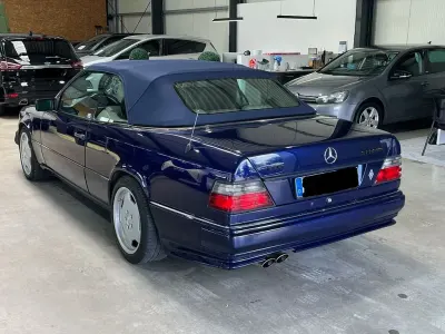 Gebraucht Mercedes E320 AMG 287 PS (211 kW) 1995 Blau Cabrio