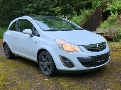 Gebraucht Opel Corsa Innovation 101 PS (74 kW) 2011 Weiß Kleinwagen