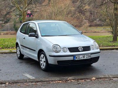 Silber Gebraucht 2002 VW Polo Kleinwagen | 1.500 € (Etwas zu teuer)