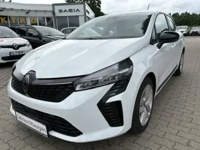 Gebraucht Renault Clio V Evolution 67 PS (49 kW) 2024 Arktis weiß Limousine