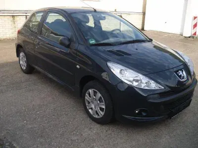 Gebraucht Peugeot 206+ 60 PS (44 kW) 2009 Schwarz Kleinwagen