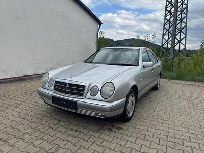Mercedes E200