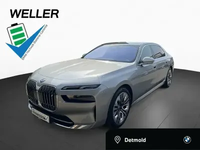Usata BMW i7 Comfort Edition 484 kW (659 CV) 2024 Andere Berlina