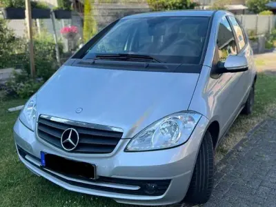 Gebraucht Mercedes A150 Elegance 95 PS (69 kW) 2009 Silber Van / Kleinbus
