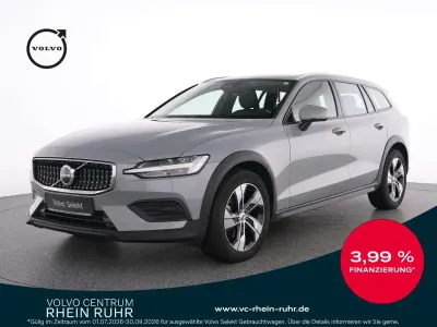 Gebraucht Volvo V60 CC Plus 196 PS (144 kW) 2024 Vapour grey / metallic Kombi
