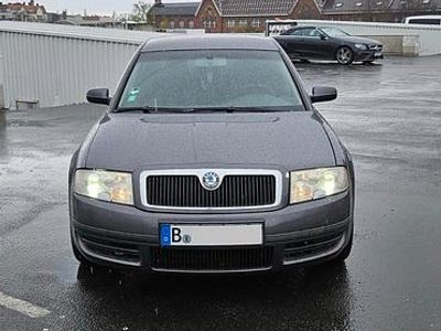 Gebraucht Skoda Superb 193 PS (141 kW) 2001 Silber Limousine